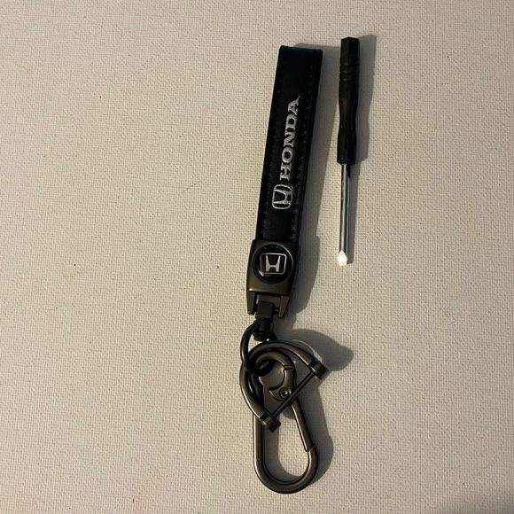 Honda Logo Key Fob Keychain in Black Leather NWT - Picture 1 of 4
